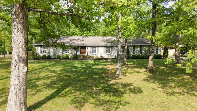 1506 Hillwood Cir, Lafayette, TN 37083