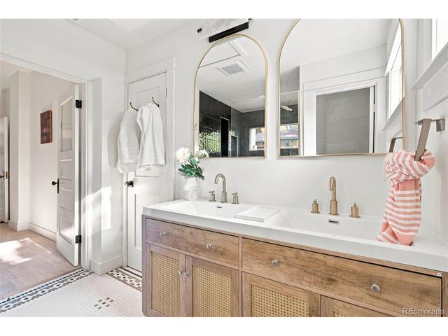 1005 Garfield St, Denver, CO 80206