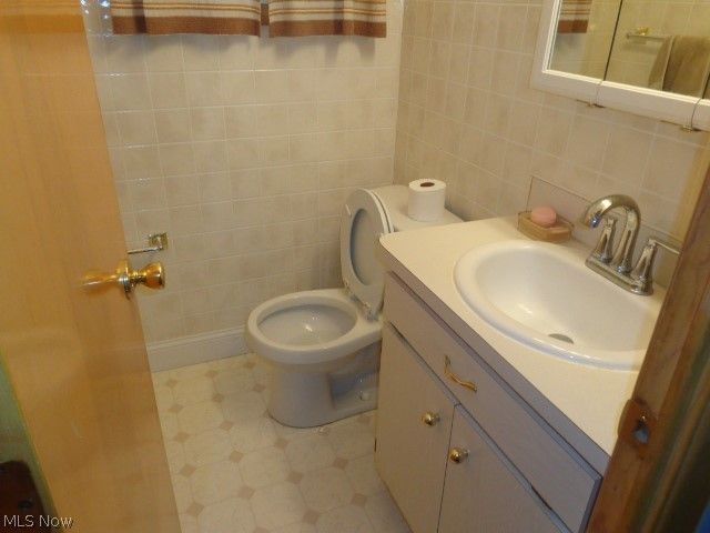 6195 Jamestown Drive, Parma, OH 44134