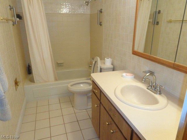 6195 Jamestown Drive, Parma, OH 44134