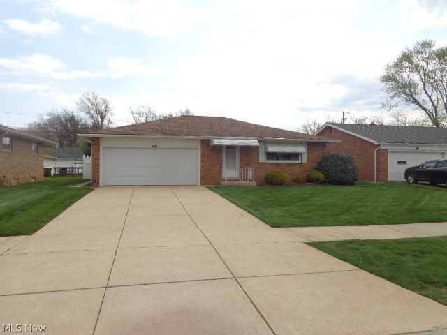 6195 Jamestown Drive, Parma, OH 44134