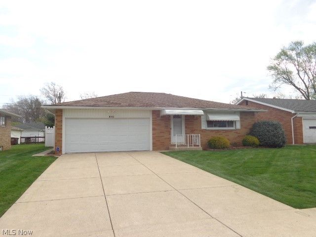 6195 Jamestown Drive, Parma, OH 44134