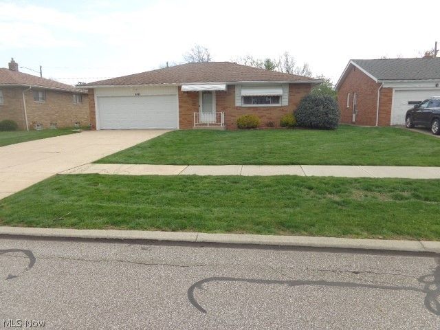 6195 Jamestown Drive, Parma, OH 44134