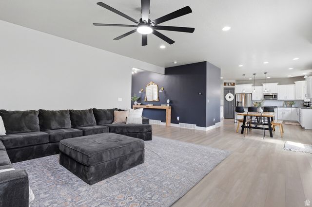 1369 W 725 S, Layton, UT 84041