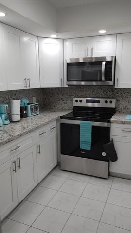 12900 SW 7th Court 410b, Pembroke Pines, FL 33027