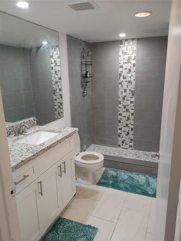 12900 SW 7th Court 410b, Pembroke Pines, FL 33027