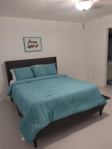 12900 SW 7th Court 410b, Pembroke Pines, FL 33027