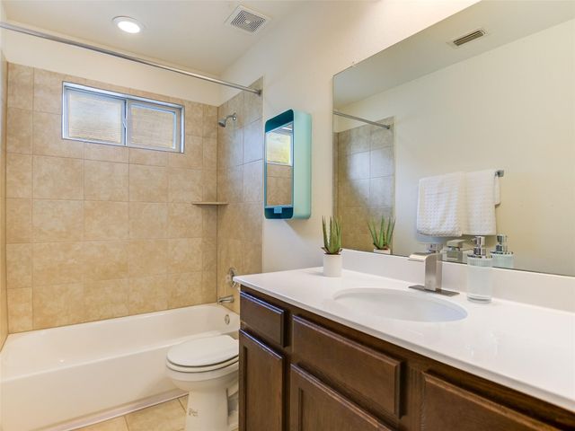 300 Wapiti RD, Buda, TX 78610