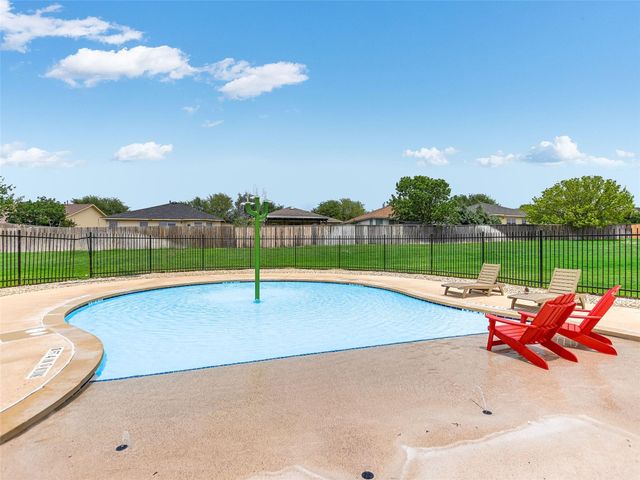 300 Wapiti RD, Buda, TX 78610