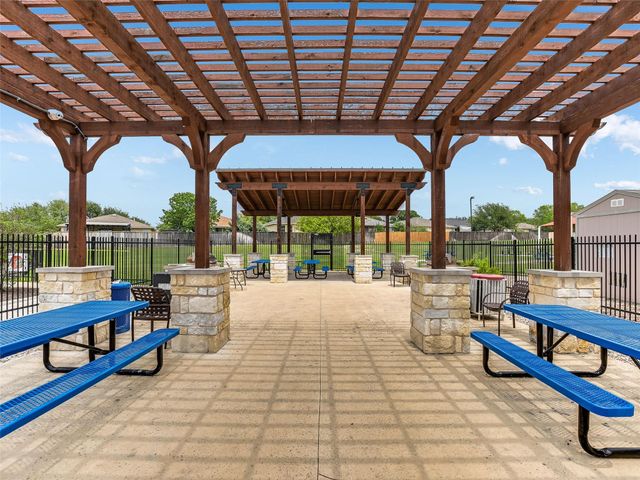 300 Wapiti RD, Buda, TX 78610