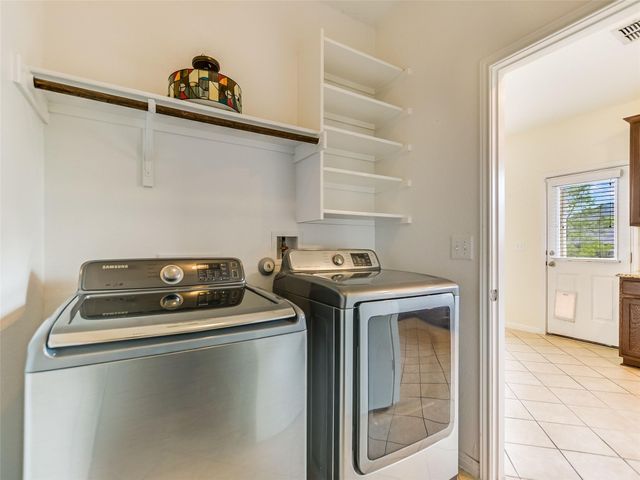 300 Wapiti RD, Buda, TX 78610
