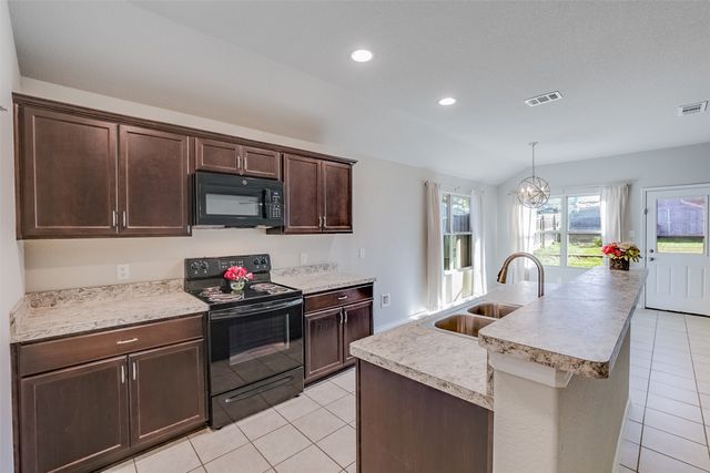 5527 Diaz Avenue, Fort Worth, TX 76107