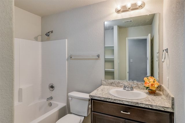 5527 Diaz Avenue, Fort Worth, TX 76107