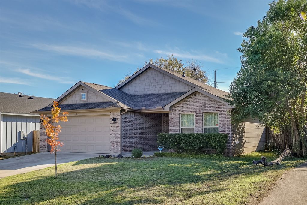 5527 Diaz Avenue, Fort Worth, TX 76107