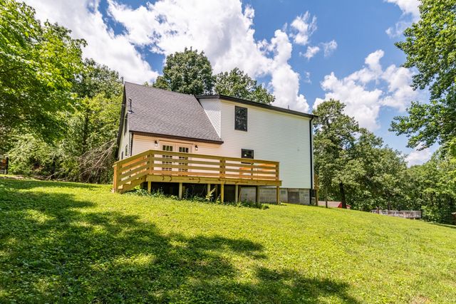 127 Shade Tree Ct, Pegram, TN 37143