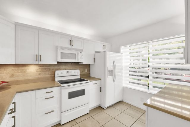3714 Savoy Lane B, West Palm Beach, FL 33417