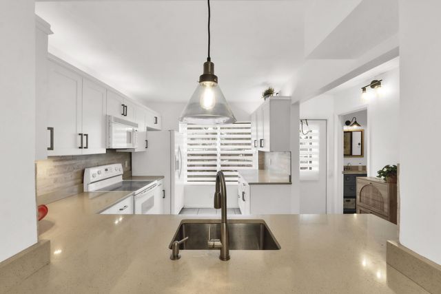 3714 Savoy Lane B, West Palm Beach, FL 33417