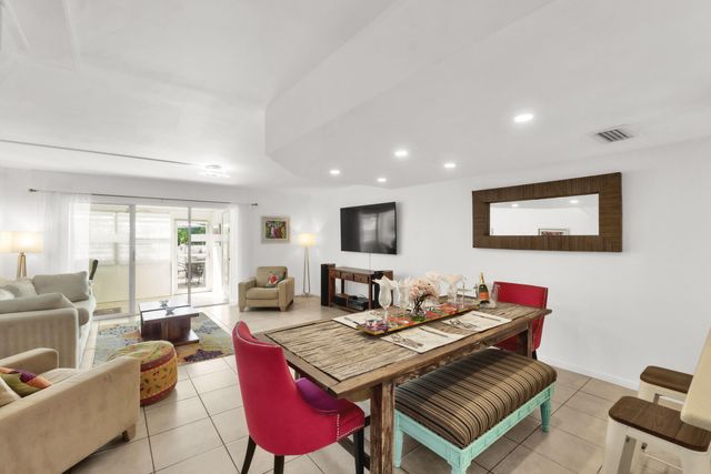 3714 Savoy Lane B, West Palm Beach, FL 33417