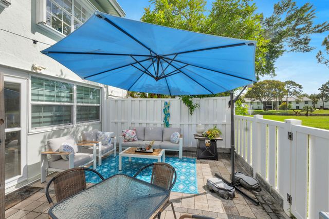 3714 Savoy Lane B, West Palm Beach, FL 33417