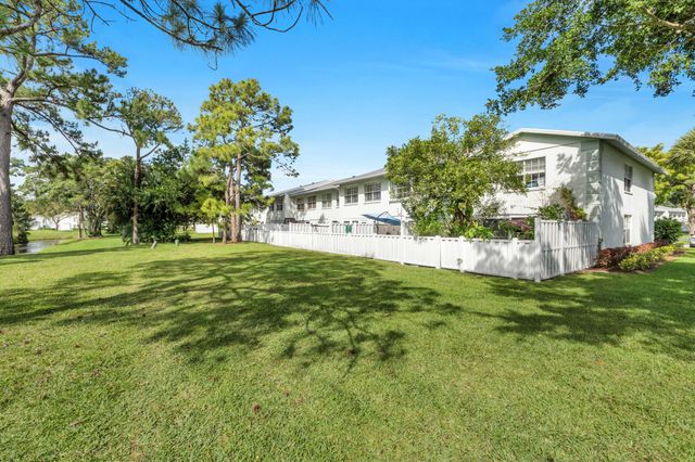 3714 Savoy Lane B, West Palm Beach, FL 33417