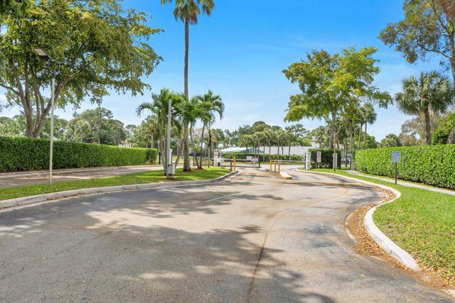 3714 Savoy Lane B, West Palm Beach, FL 33417