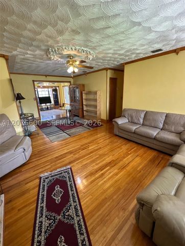 2961 NW 162nd St, Miami Gardens, FL 33054