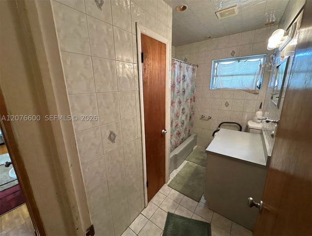 2961 NW 162nd St, Miami Gardens, FL 33054