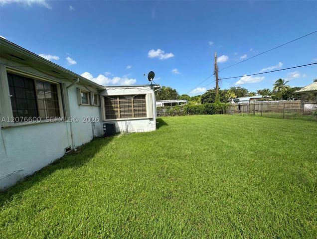 2961 NW 162nd St, Miami Gardens, FL 33054