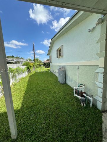 2961 NW 162nd St, Miami Gardens, FL 33054