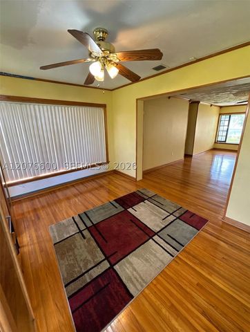 2961 NW 162nd St, Miami Gardens, FL 33054
