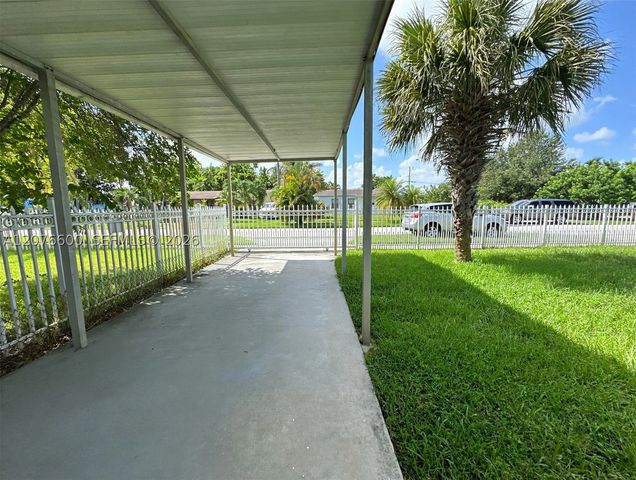 2961 NW 162nd St, Miami Gardens, FL 33054