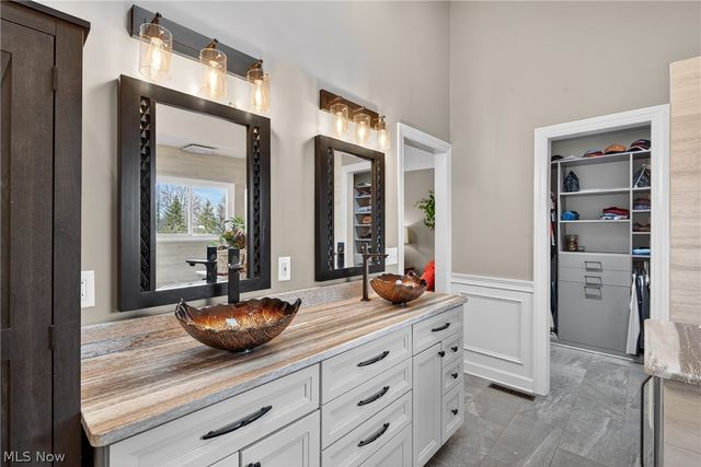 14357 Crystal Creek Drive, Strongsville, OH 44149