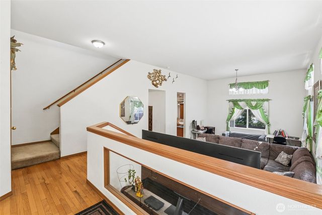 29854 30th Avenue S, Federal Way, WA 98003