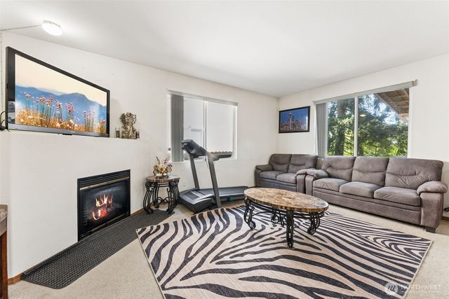 29854 30th Avenue S, Federal Way, WA 98003