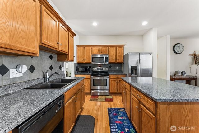 29854 30th Avenue S, Federal Way, WA 98003