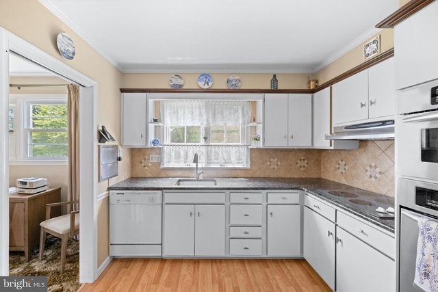 106 PEARL DR, Southampton, PA 18966