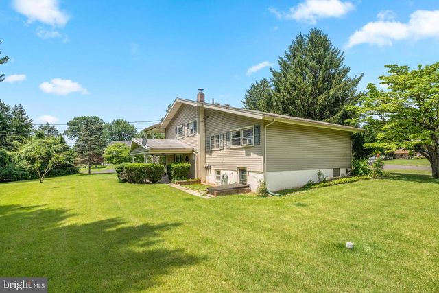 106 PEARL DR, Southampton, PA 18966
