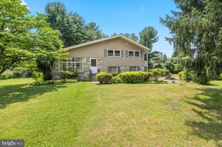 106 PEARL DR, Southampton, PA 18966