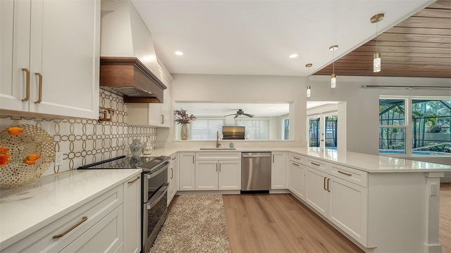 375 N WASHINGTON DRIVE, Sarasota, FL 34236