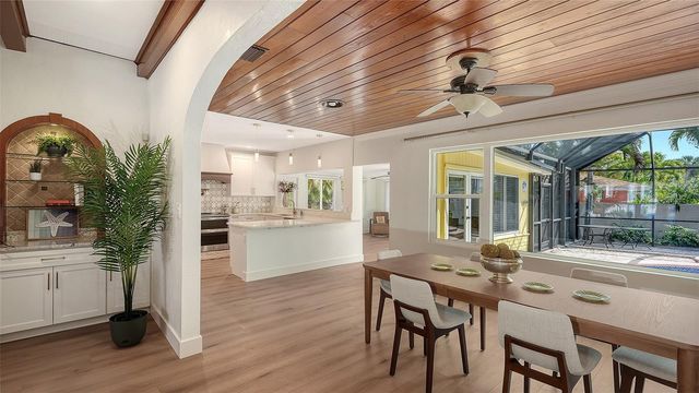 375 N WASHINGTON DRIVE, Sarasota, FL 34236