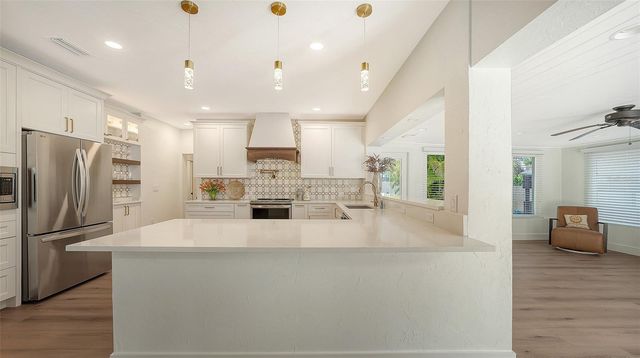 375 N WASHINGTON DRIVE, Sarasota, FL 34236