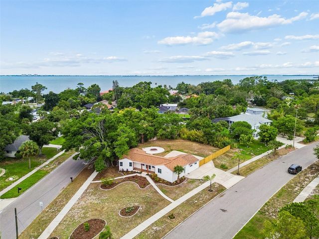 7745 WESTMORELAND DRIVE, Sarasota, FL 34243