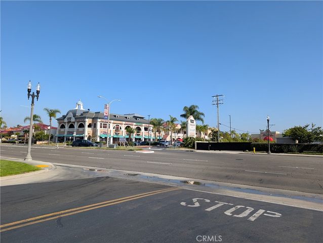 9800 Bolsa Avenue 88, Westminster, CA 92683