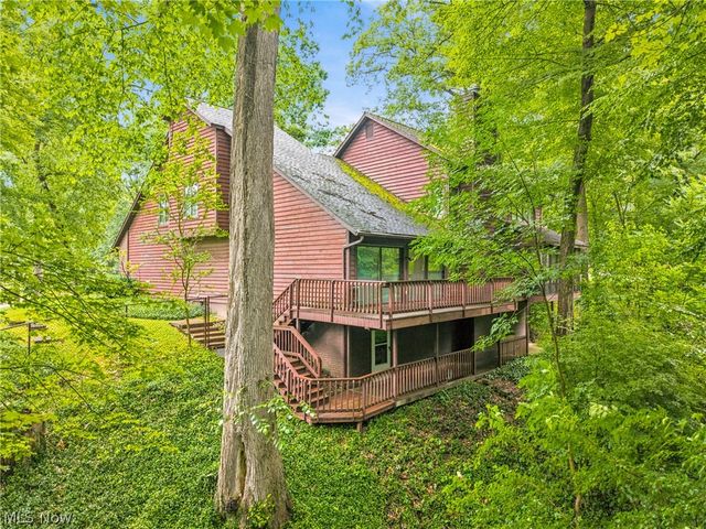 8810 Blossom Circle NW, Massillon, OH 44646