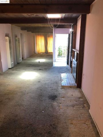 800 Payne Dr, Richmond, CA 94806
