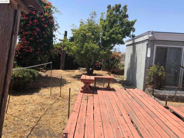 800 Payne Dr, Richmond, CA 94806