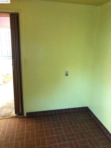 800 Payne Dr, Richmond, CA 94806