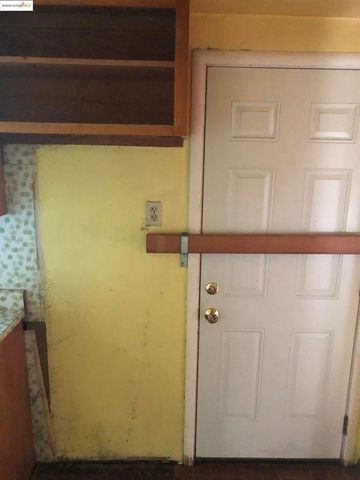 800 Payne Dr, Richmond, CA 94806
