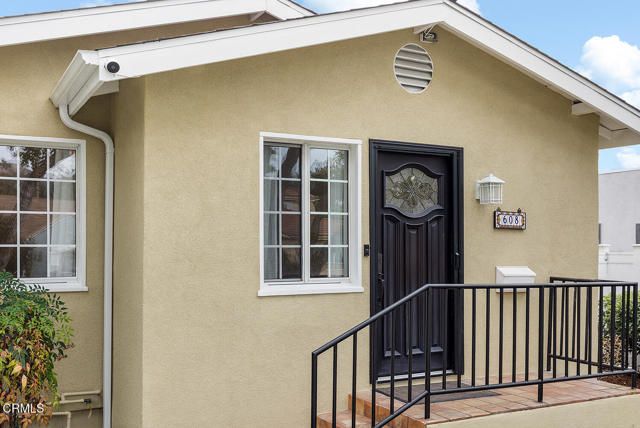 608 Pioneer Drive, Glendale, CA 91203