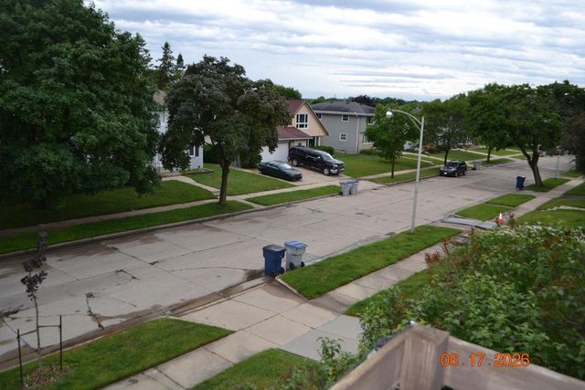 8926 W Tripoli AVENUE, Milwaukee, WI 53228
